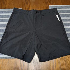 Gap NWT Men's 8" Tech Shorts Size 32